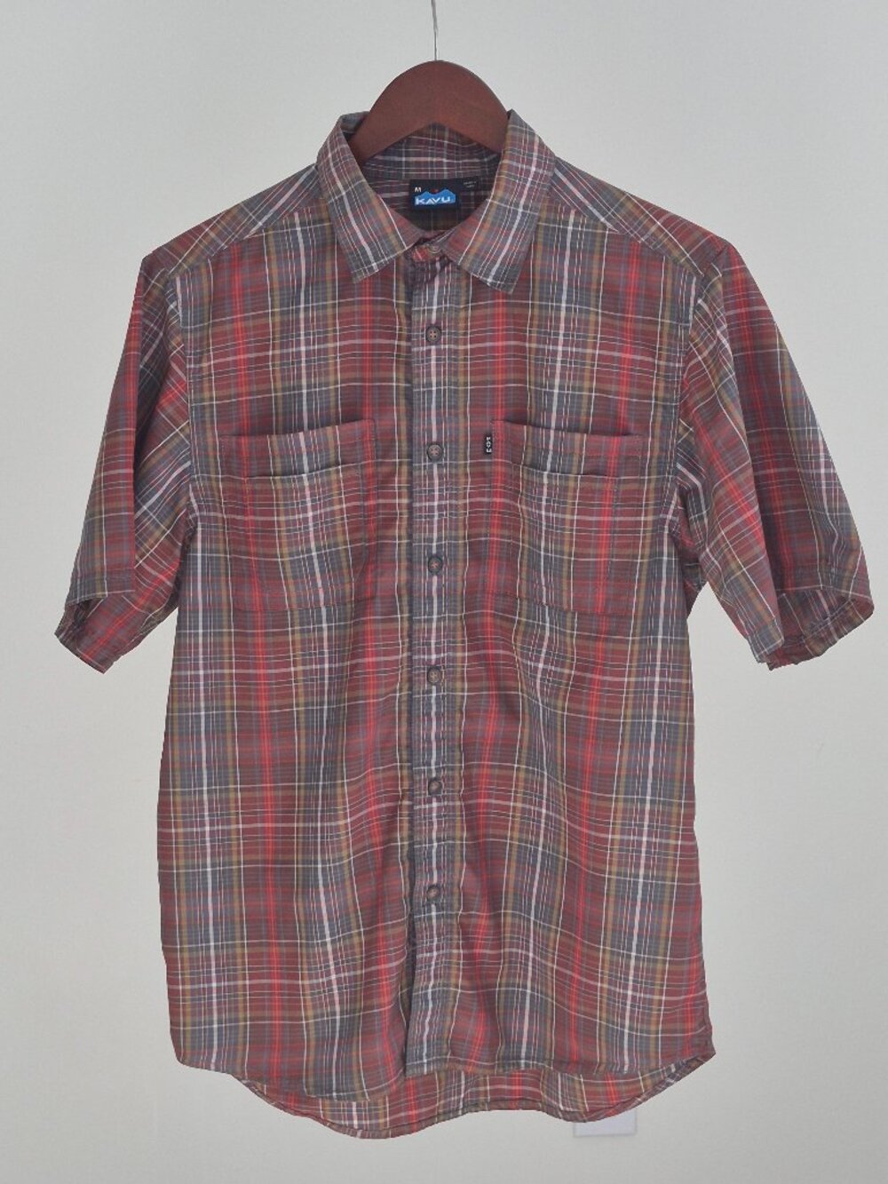 KAVU Men’s M Red Plaid Lightweight Short Sleeve Button Up Shirt Casual Outdoor